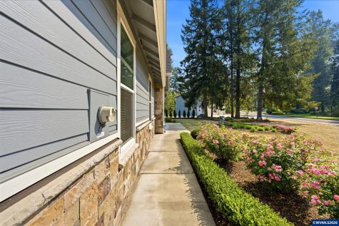 315 Santiam Pointe Lp NE Mill City OR 97360