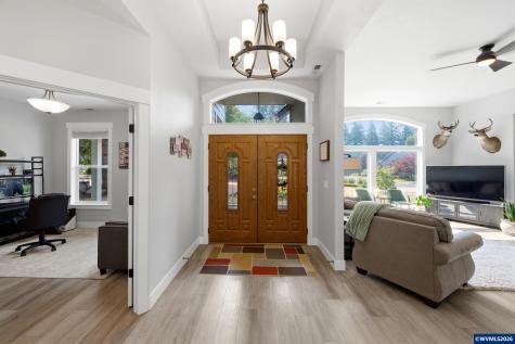 315 Santiam Pointe Lp NE Mill City OR 97360
