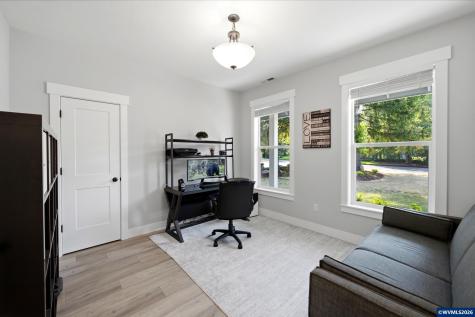 315 Santiam Pointe Lp NE Mill City OR 97360
