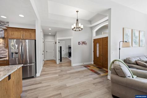 315 Santiam Pointe Lp NE Mill City OR 97360
