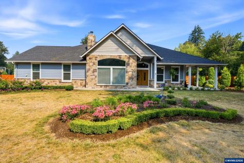 315 Santiam Pointe Lp NE Mill City OR 97360