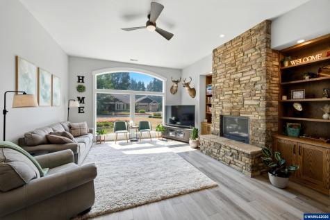 315 Santiam Pointe Lp NE Mill City OR 97360