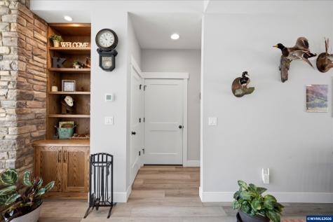 315 Santiam Pointe Lp NE Mill City OR 97360