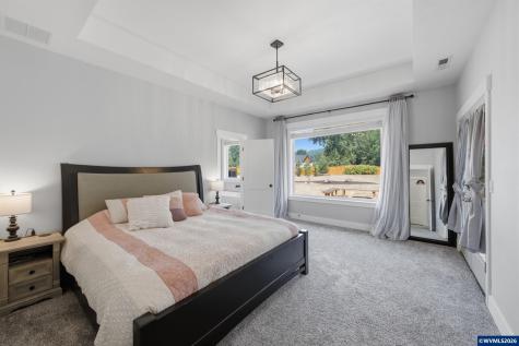 315 Santiam Pointe Lp NE Mill City OR 97360