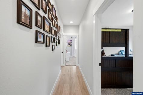 315 Santiam Pointe Lp NE Mill City OR 97360