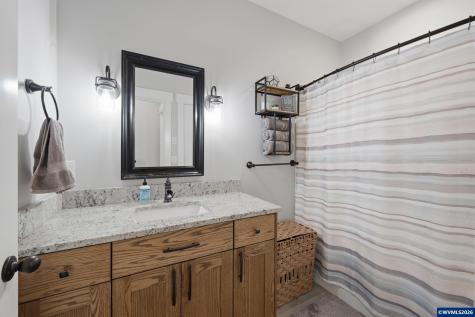 315 Santiam Pointe Lp NE Mill City OR 97360