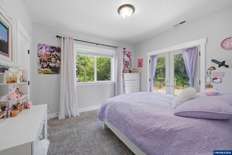 315 Santiam Pointe Lp NE Mill City OR 97360