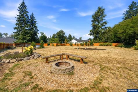 315 Santiam Pointe Lp NE Mill City OR 97360