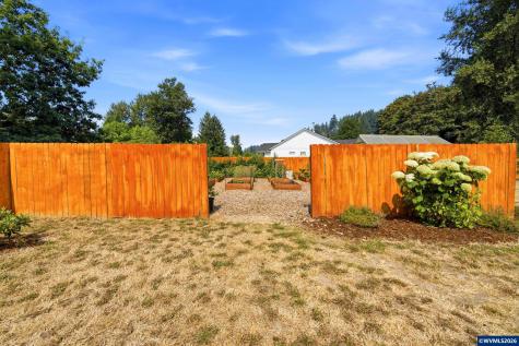 315 Santiam Pointe Lp NE Mill City OR 97360