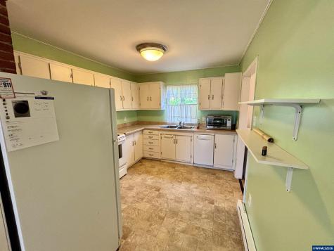 1060 Hickory Street NE Salem OR 97301-7213