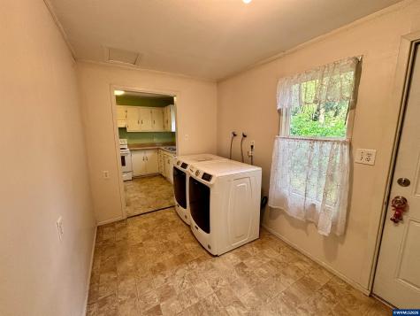 1060 Hickory Street NE Salem OR 97301-7213