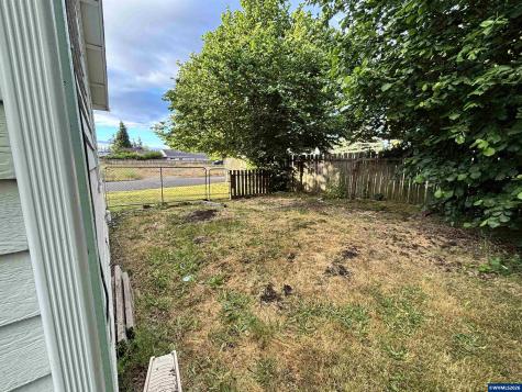 1060 Hickory Street NE Salem OR 97301-7213