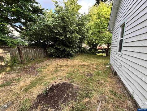 1060 Hickory Street NE Salem OR 97301-7213