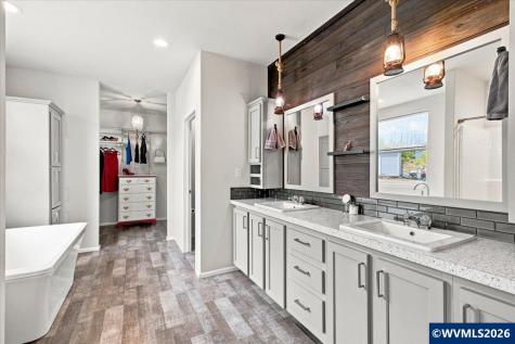 8305 SE Elkhorn Drive Lyons OR 97358