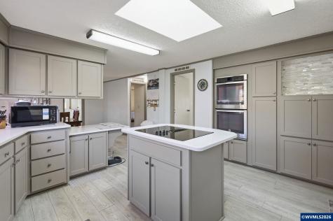 820 Kees Street Lebanon OR 97355