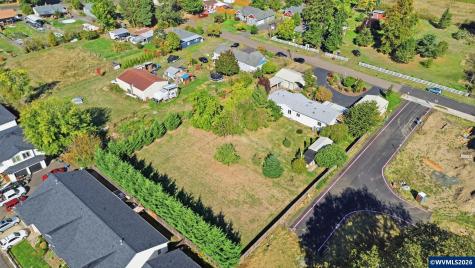 820 Kees Street Lebanon OR 97355
