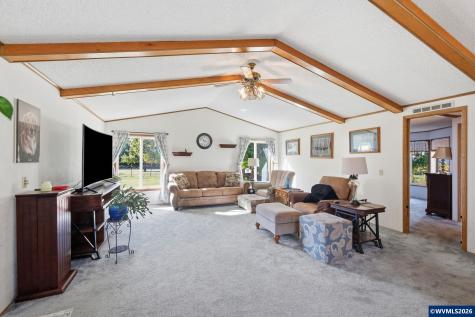 820 Kees Street Lebanon OR 97355