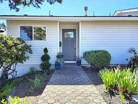 2992 Winslow Way NW Salem OR 97304