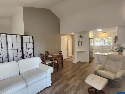 2992 Winslow Way NW Salem OR 97304