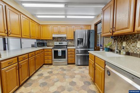 5665 Silverton Road NE Salem OR 97305