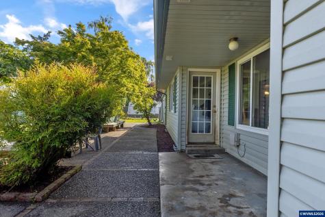 5665 Silverton Road NE Salem OR 97305
