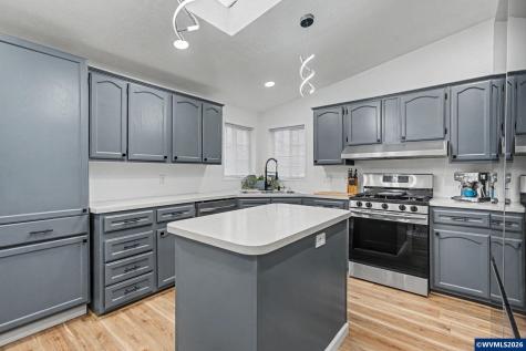 1537 Corum Court NW Salem OR 97304