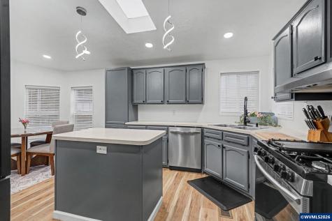 1537 Corum Court NW Salem OR 97304