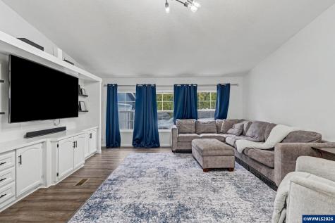 1537 Corum Court NW Salem OR 97304