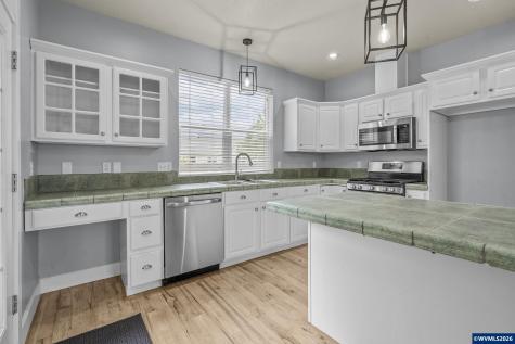 198 Ash Creek Drive W Monmouth OR 97361