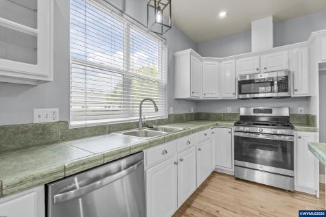 198 Ash Creek Drive W Monmouth OR 97361