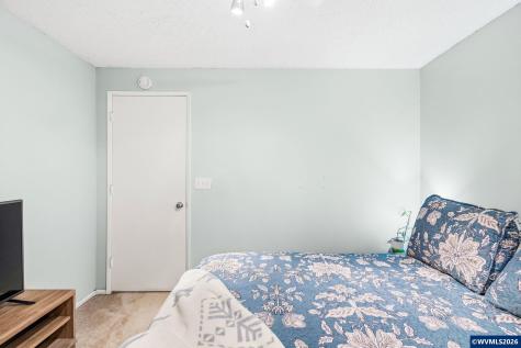 1747 Raywanda Court NE Salem OR 97301
