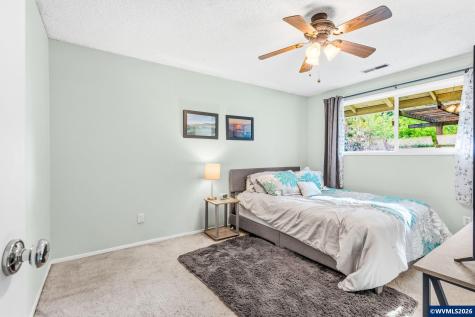 1747 Raywanda Court NE Salem OR 97301
