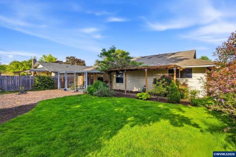 1747 Raywanda Court NE Salem OR 97301