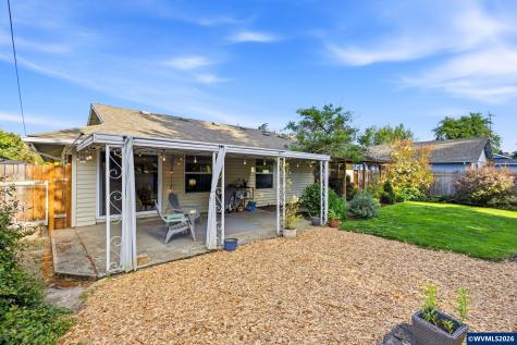 1747 Raywanda Court NE Salem OR 97301