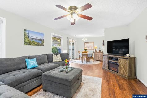 1747 Raywanda Court NE Salem OR 97301
