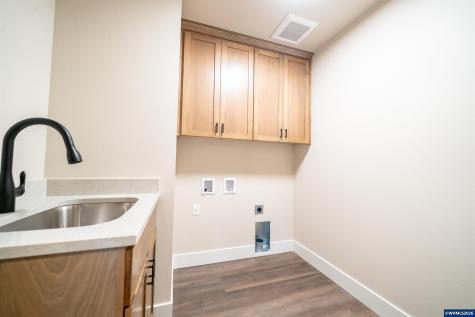 950 6th Street Lyons OR 97358