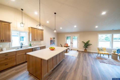 950 6th Street Lyons OR 97358