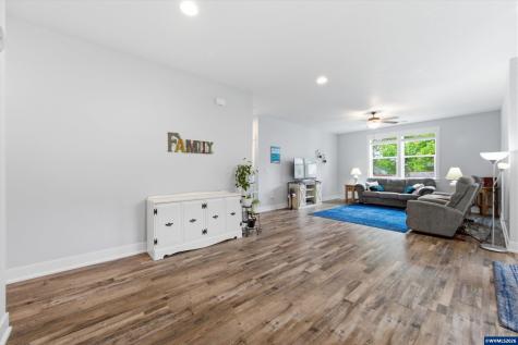 393 NW Denton Avenue Dallas OR 97338