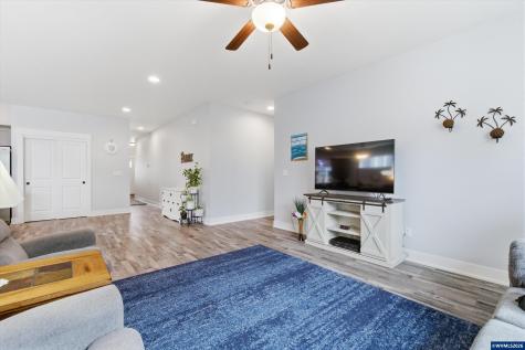 393 NW Denton Avenue Dallas OR 97338