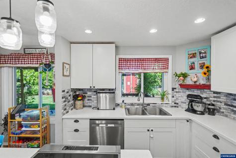 6695 Mcleod Lane NE Keizer OR 97303