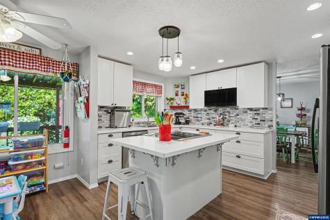 6695 Mcleod Lane NE Keizer OR 97303