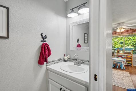 6695 Mcleod Lane NE Keizer OR 97303