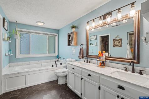 6695 Mcleod Lane NE Keizer OR 97303