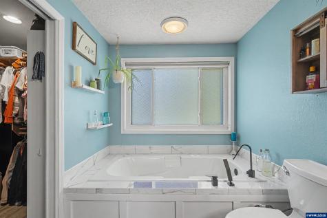 6695 Mcleod Lane NE Keizer OR 97303