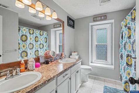 6695 Mcleod Lane NE Keizer OR 97303