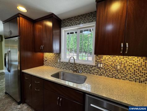 4885 7th Avenue SE Salem OR 97302