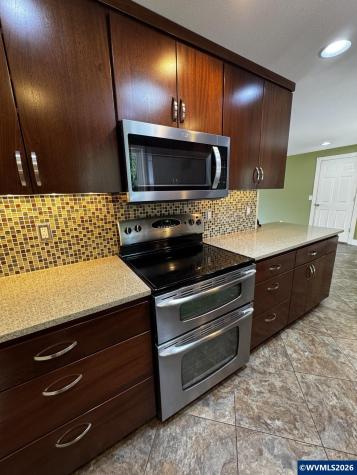 4885 7th Avenue SE Salem OR 97302