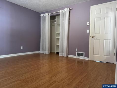 4885 7th Avenue SE Salem OR 97302