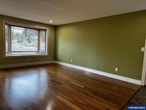 4885 7th Avenue SE Salem OR 97302