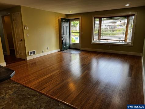 4885 7th Avenue SE Salem OR 97302